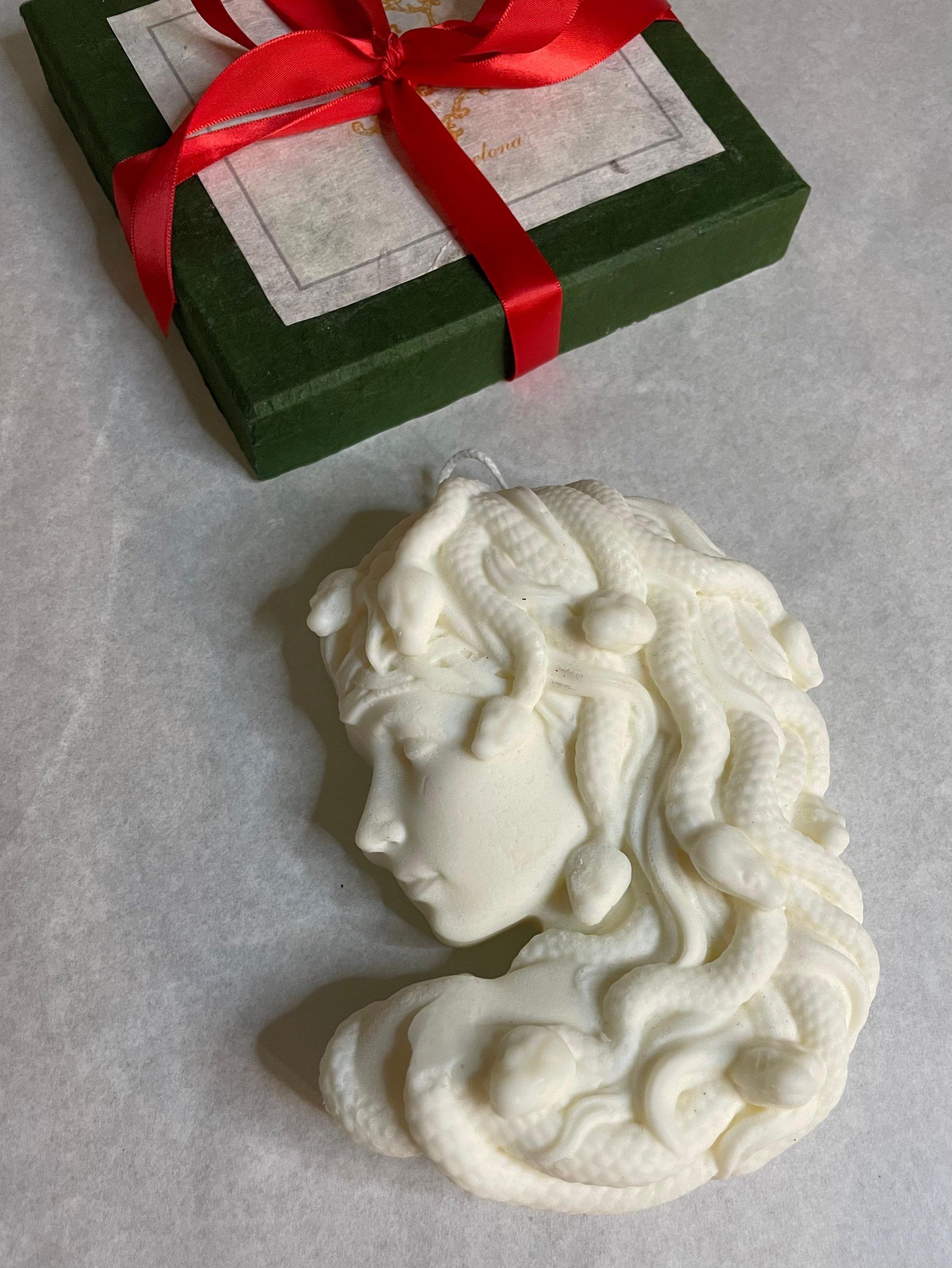 Caja de regalo con vela en forma de Medusa Gorgona